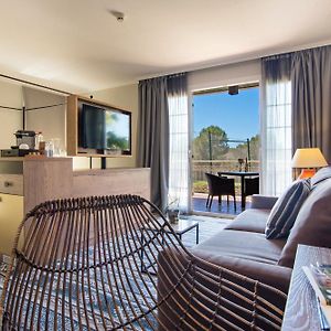 Deluxe Zimmer mit Kingsize-Bett